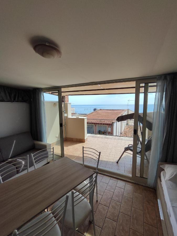 Sicily Travel Apartment'S 4 Giardini Naxos Exteriör bild