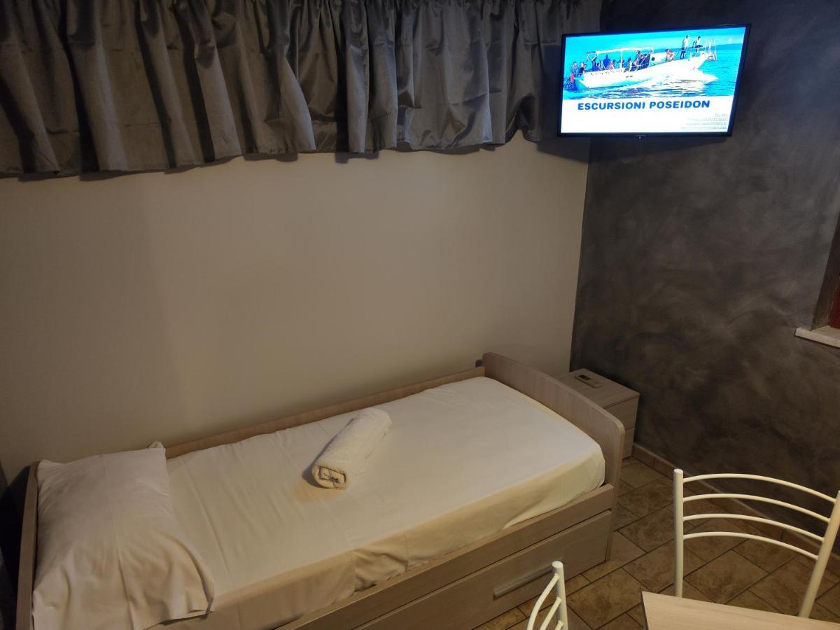 Sicily Travel Apartment'S 4 Giardini Naxos Exteriör bild